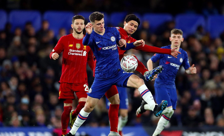 阿伦·贾吉在 2022 年击出第 62 轰时，全美电视转播插播该历史瞬间